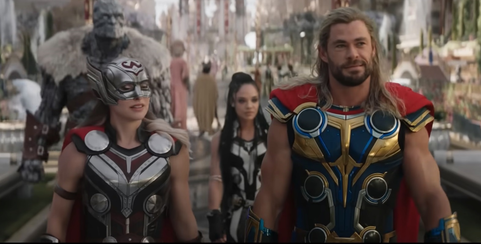 Natalie Portman and Chris Hemsworth in "Thor: Love and Thunder".
