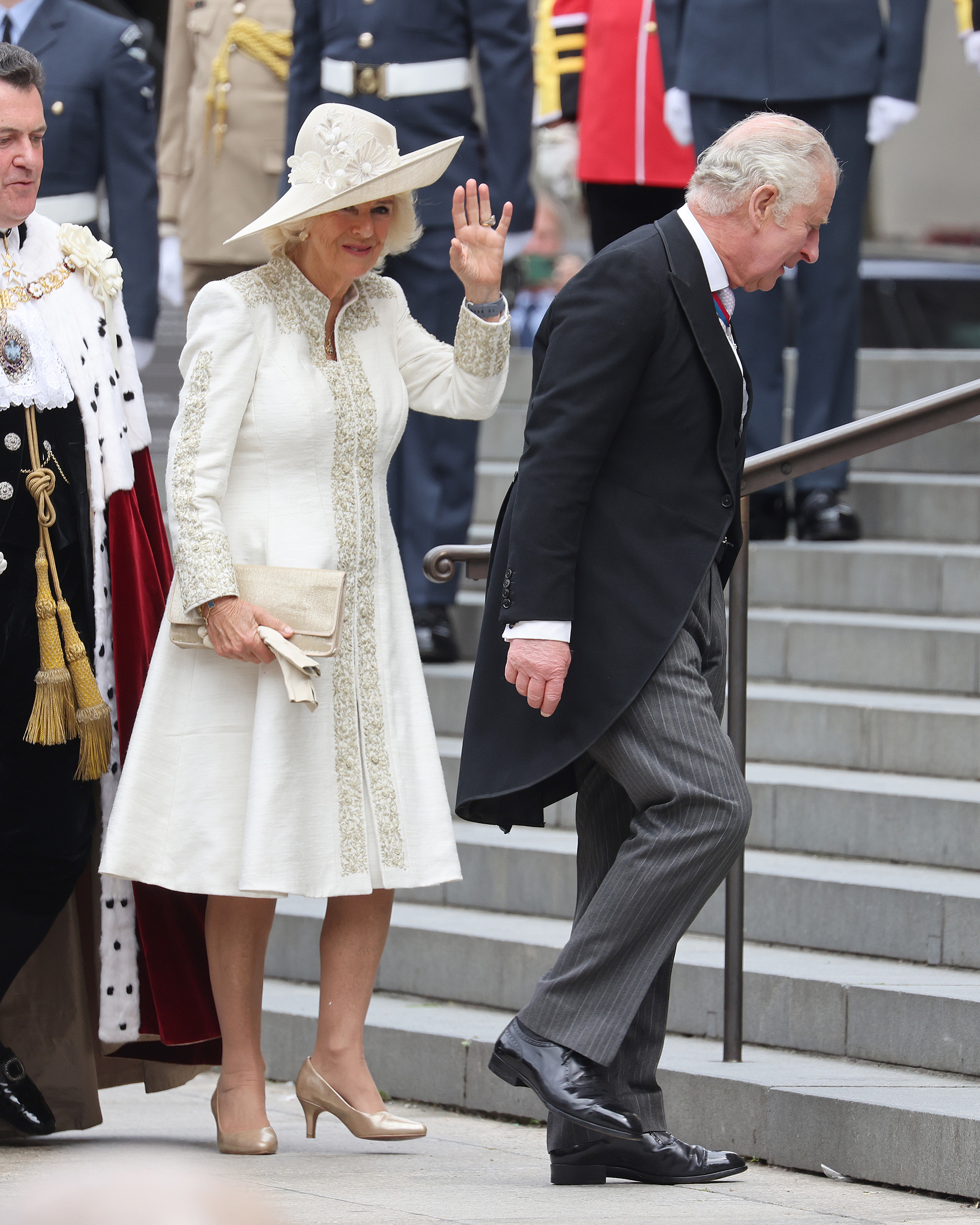 Camilla, la mujer del príncipe Carlos también eligió el blanco.