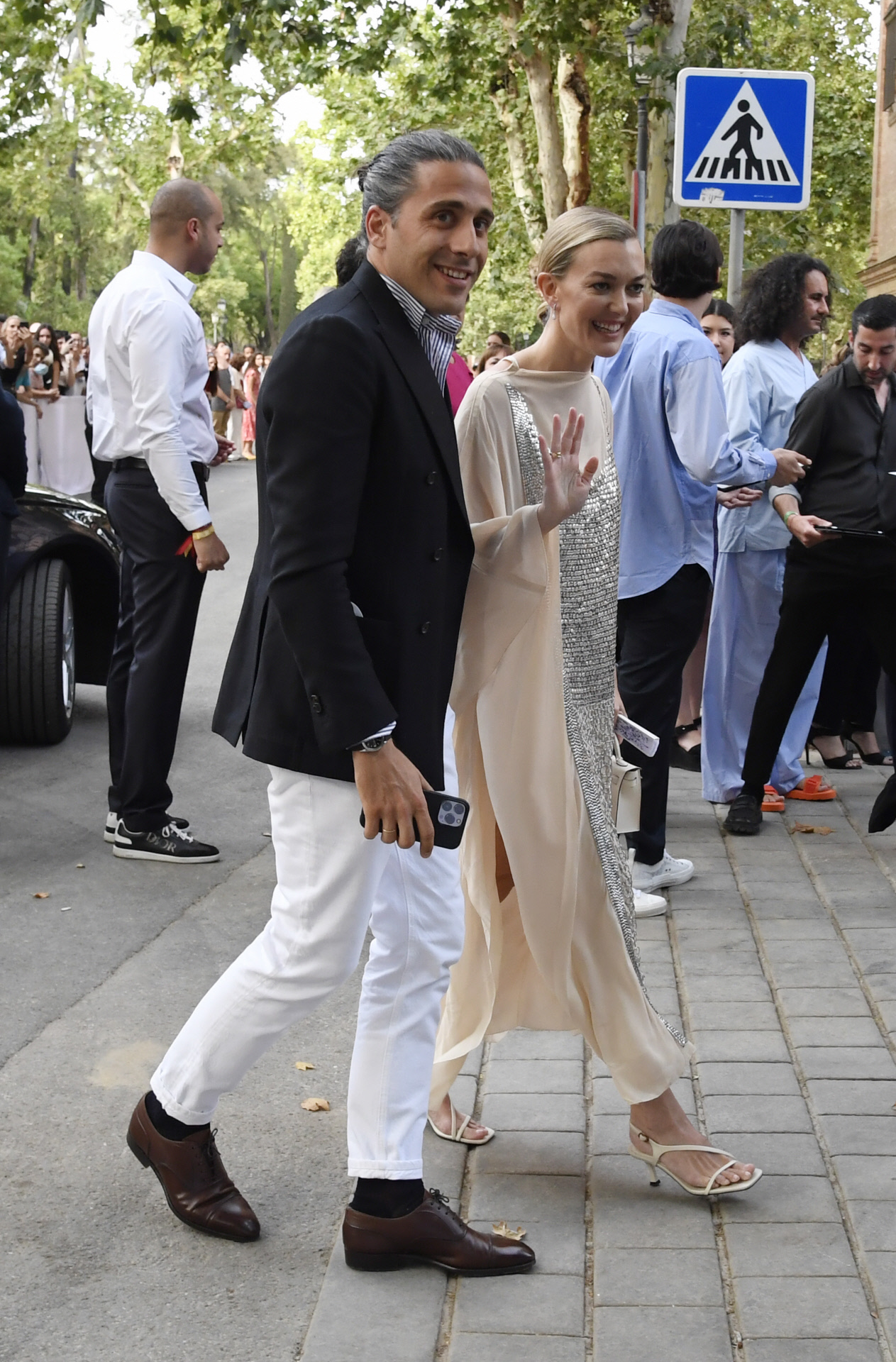 Marta Ortega y Carlos Torretta acuden al desfile de Dior en Sevilla.
