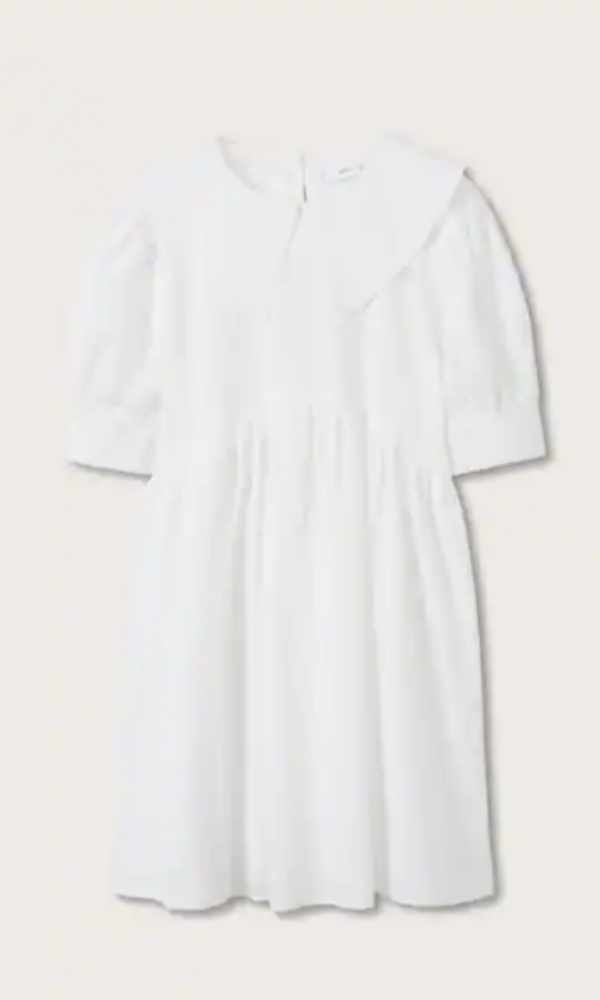 Vestido blanco (29,99 euros).