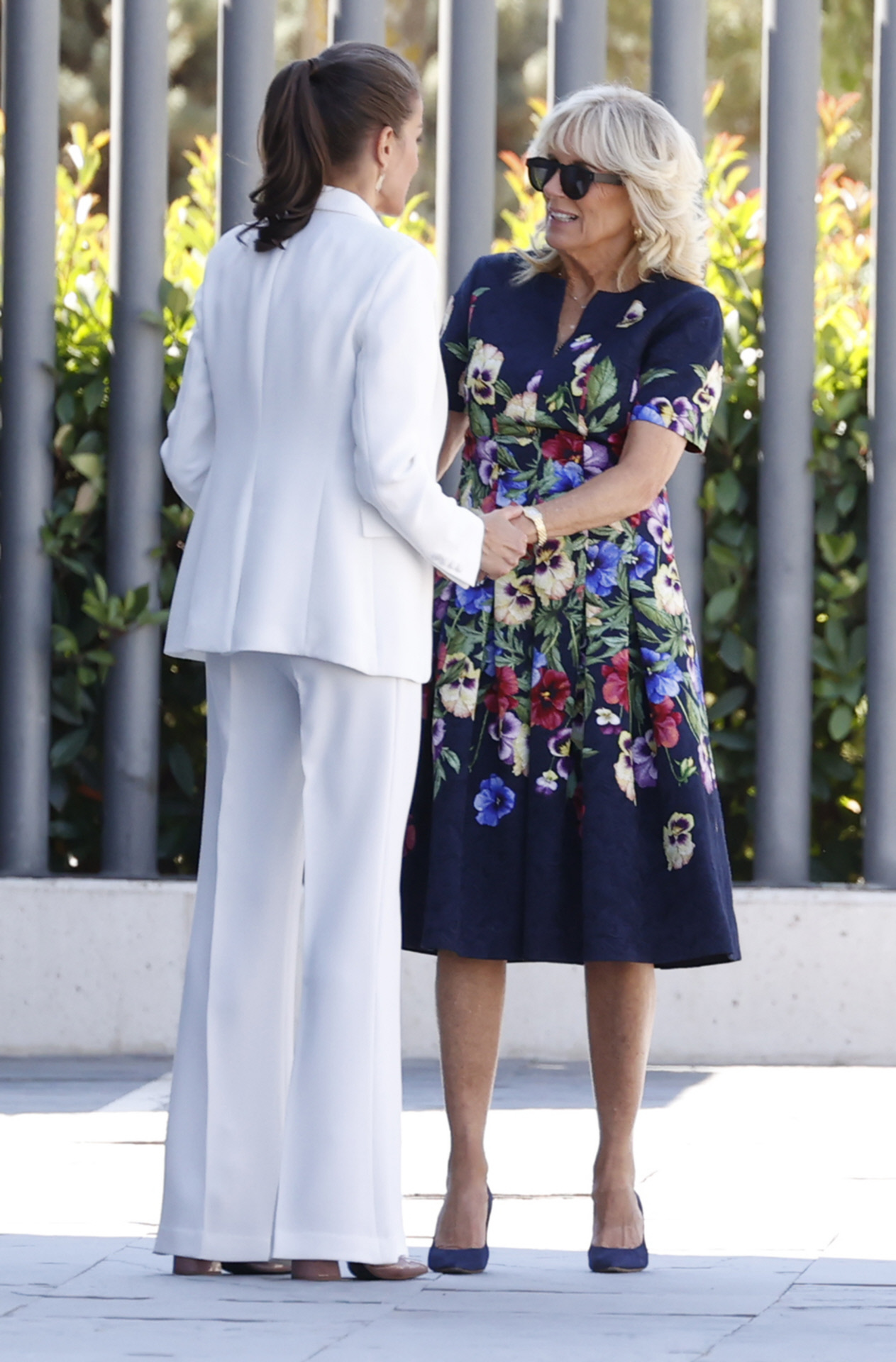 El vestido de flores de Jill Biden en su encuentro con la reina Letizia.