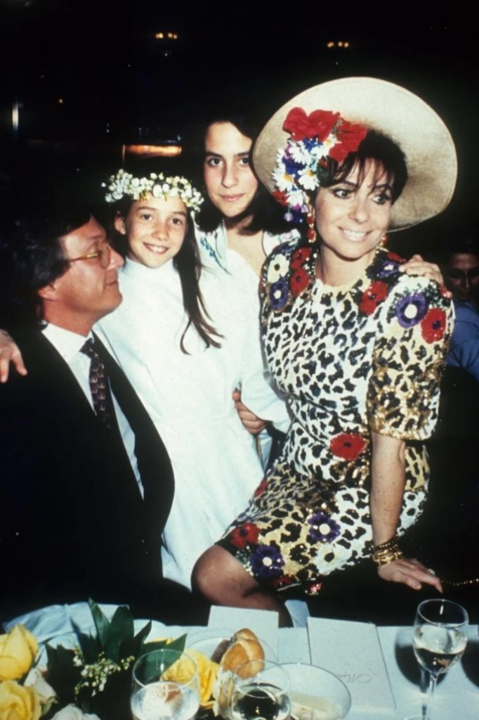 Maurizio Gucci y Patrizia Reggiani con sus hijas