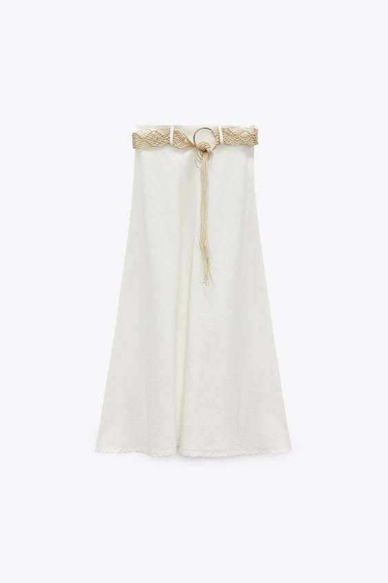 Falda de lino blanca (35,95 euros).