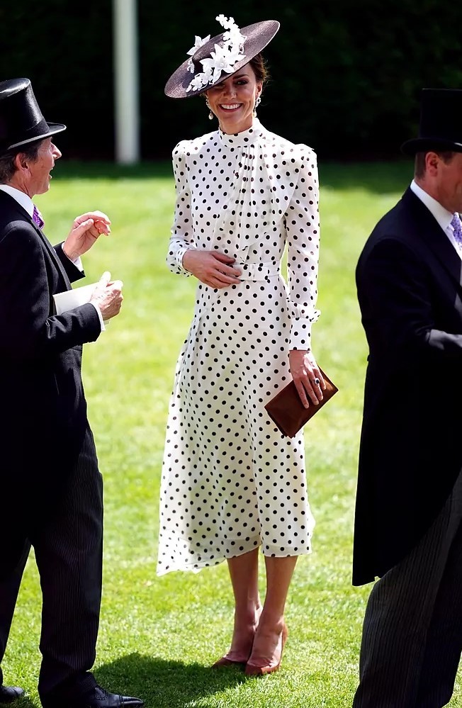 Kate Middleton con un vestido de lunares en Ascot.