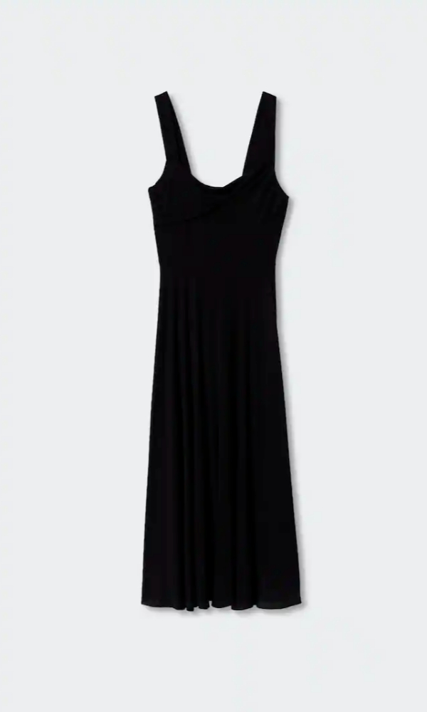 Vestido negro de Mango (35,99 euros).