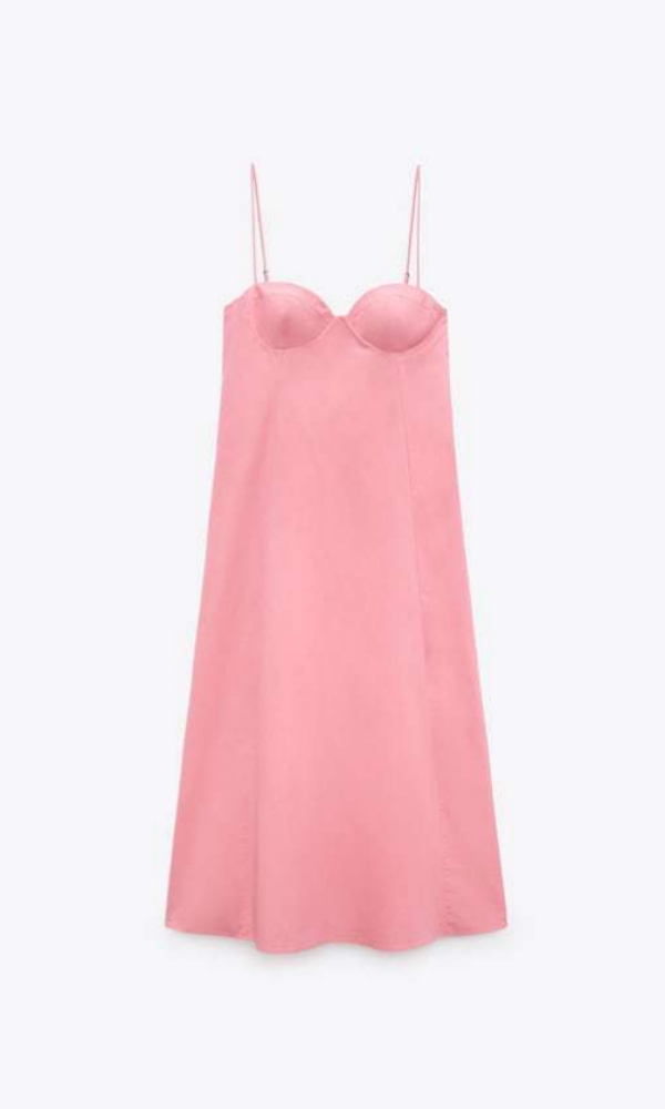 Vestido rosa (29,95 euros).