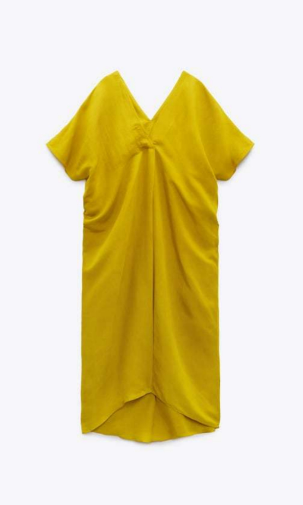 Vestida túnica mostaza (39,95 euros).