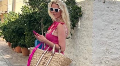 Claudia Schiffer de vacaciones en Grecia.