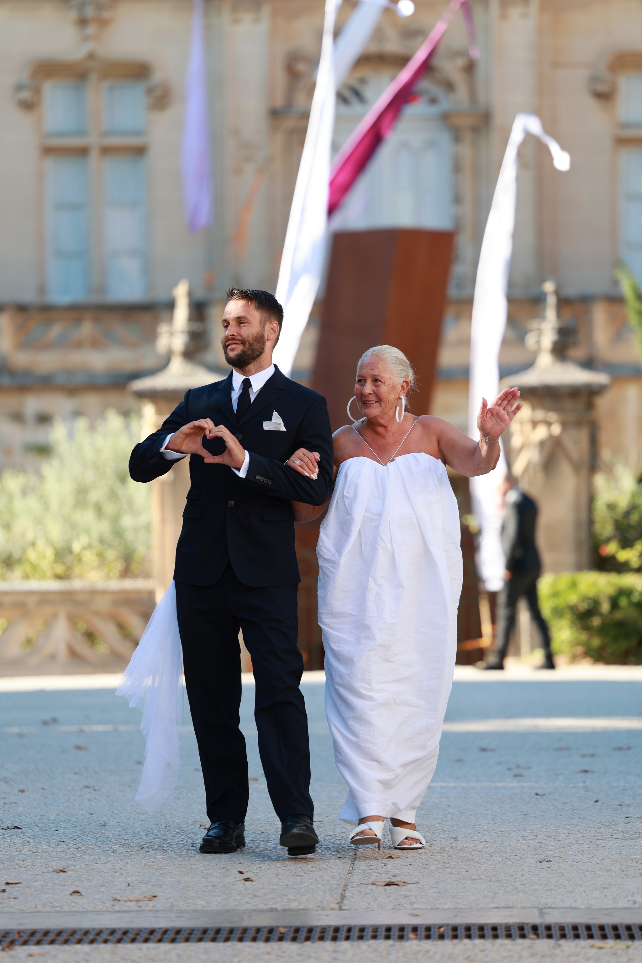Simon Porte Jacquemus con su abuela el día de su boda.