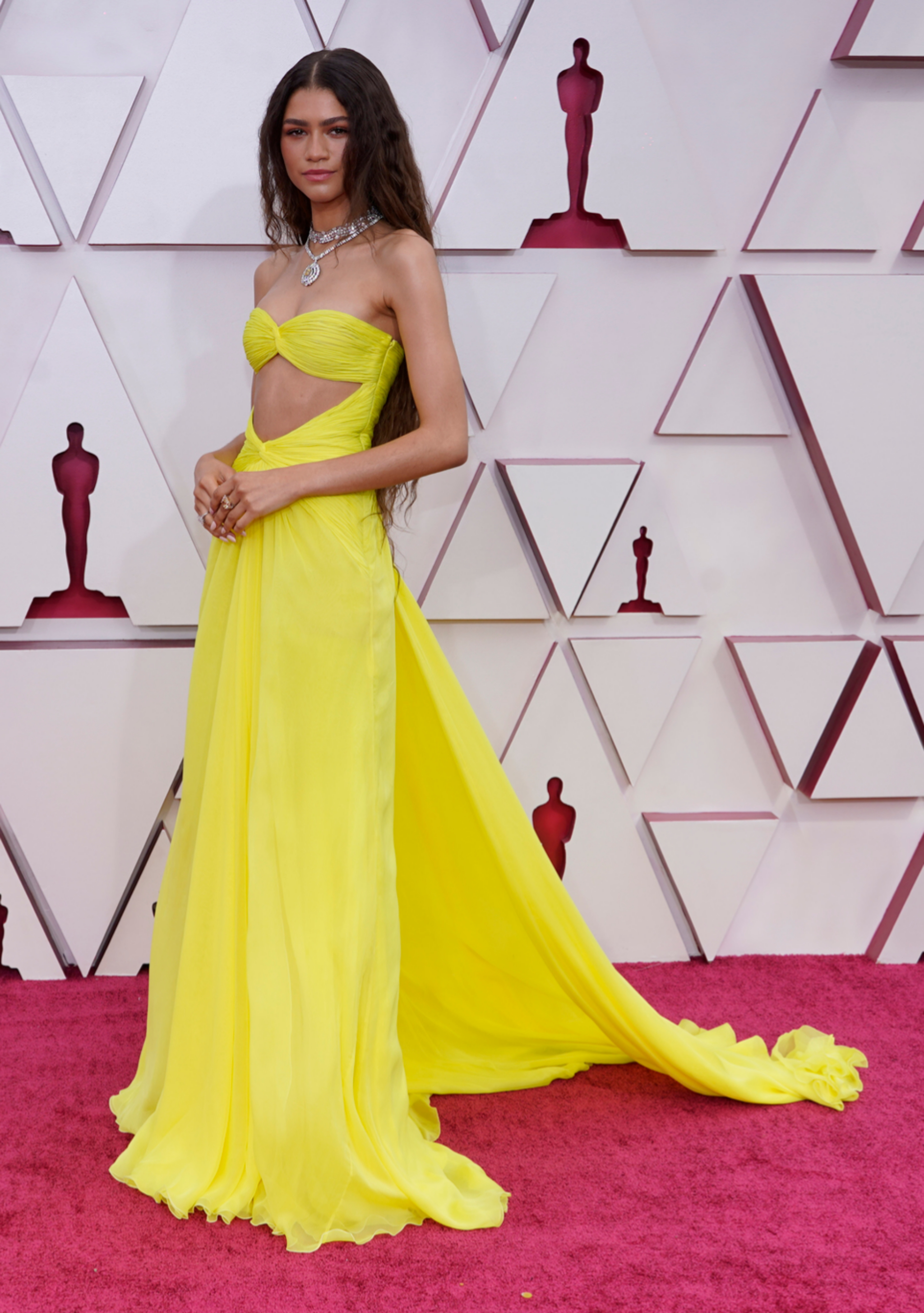 Zendaya en Premios Oscar 2021.
