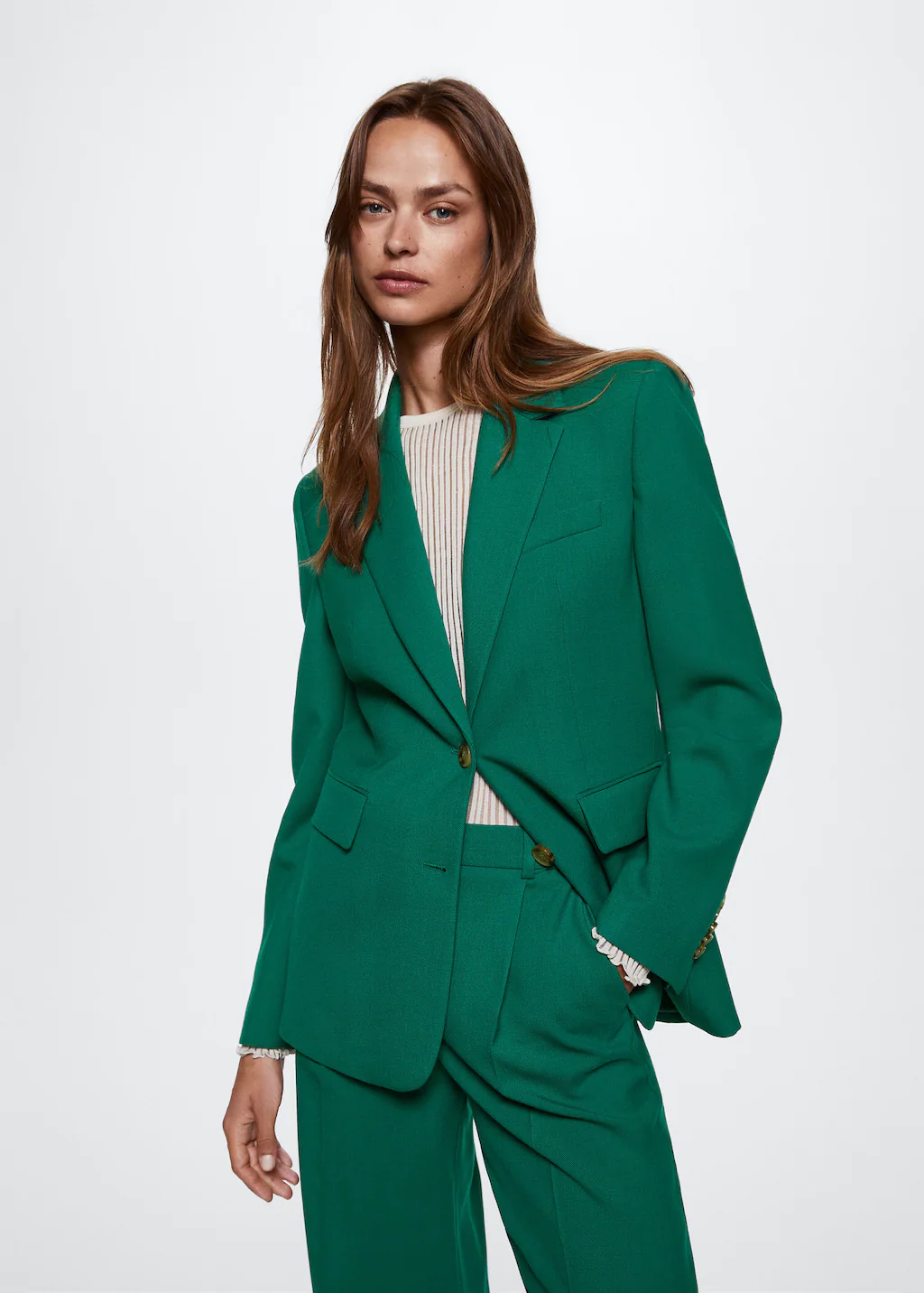 Americana traje lana verde (99,99 euros).