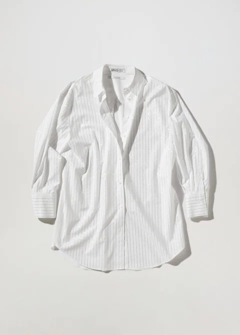 Camisa popelín strass (89,99 euros).