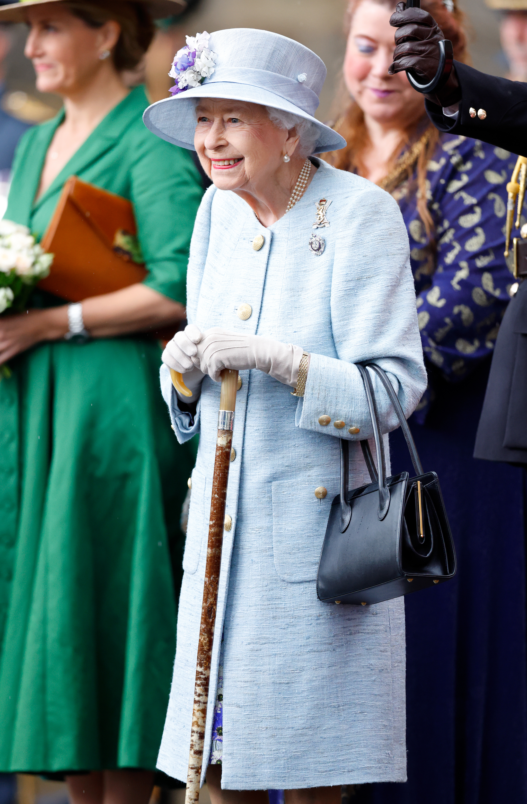 Isabel II con un diseño de  Stewart Parvin.