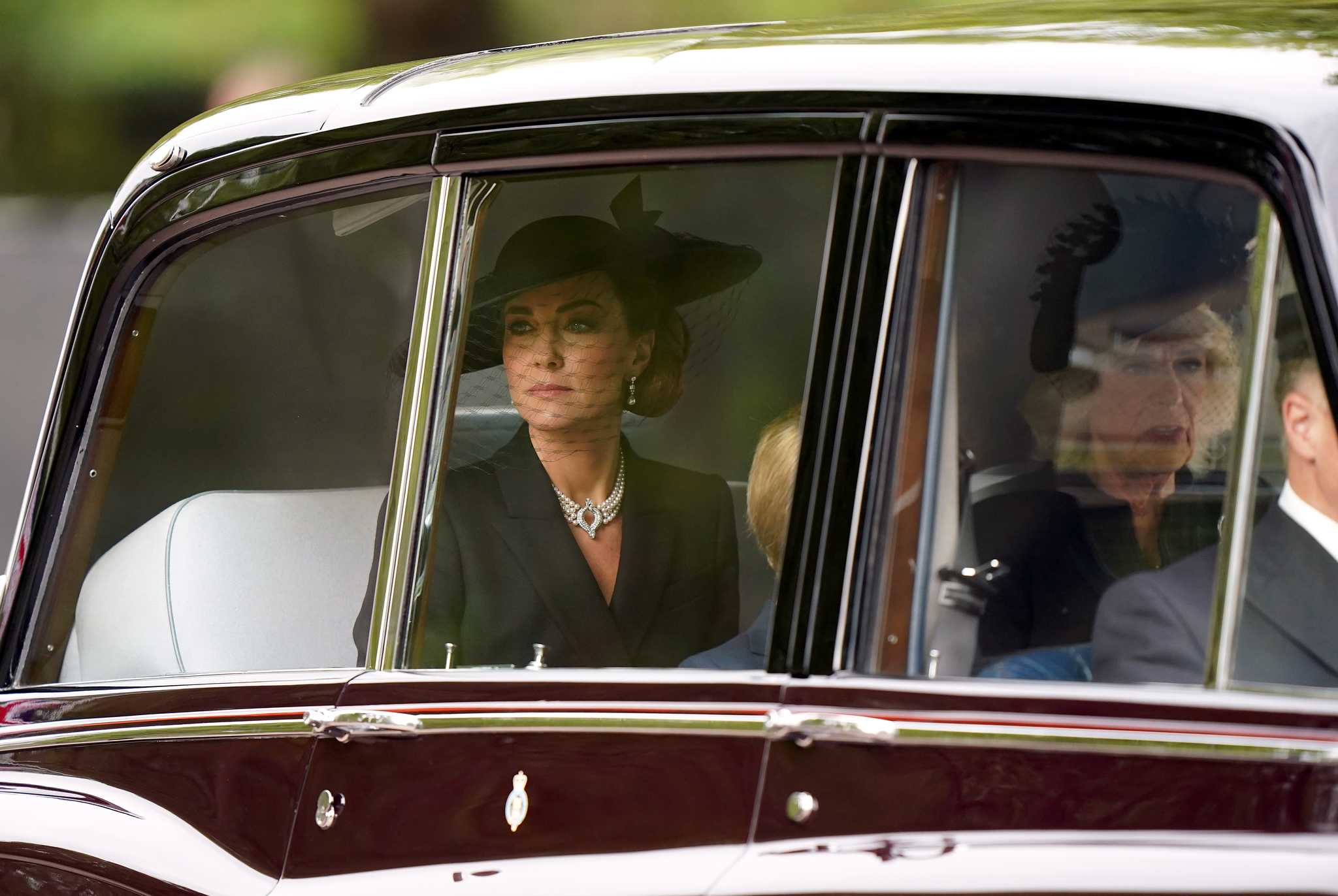 Kate Middleton con una de las gargantillas de Lady Di.
