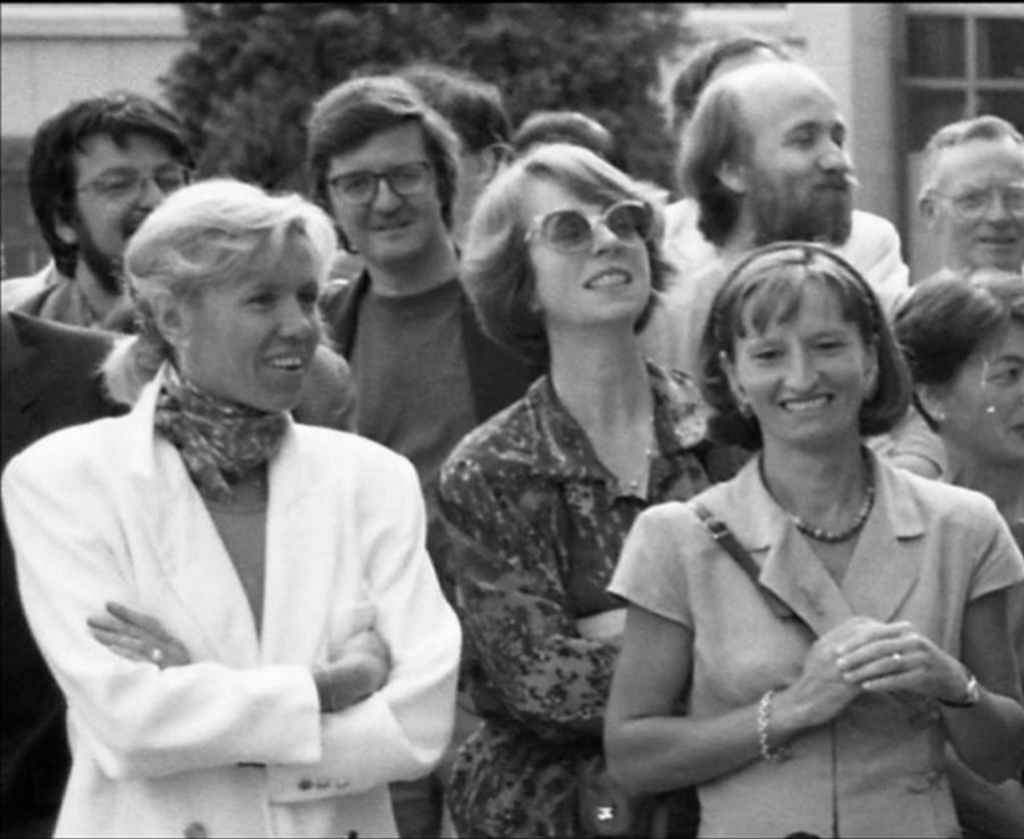 Brigitte Macron, en ese momento Madame Auzière, rodeada de otros profesores del instituto Providence de Amiens donde impartía clases de teatro y literatura.