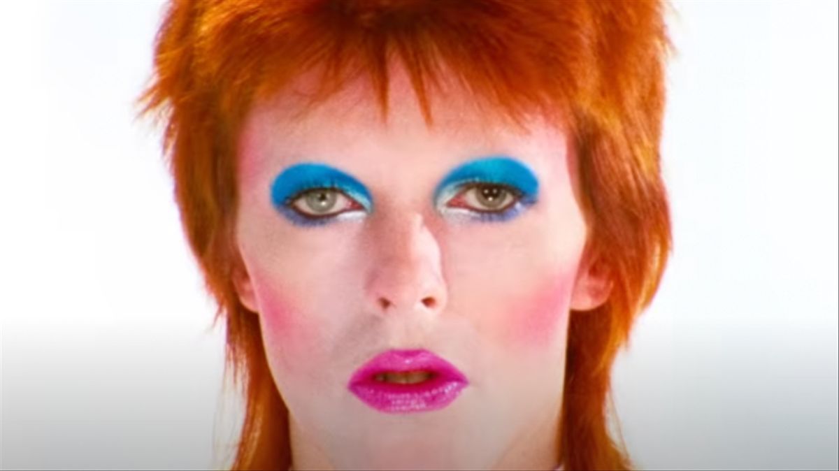 David Bowie, en una imagen del documental 'Moonage daydream'