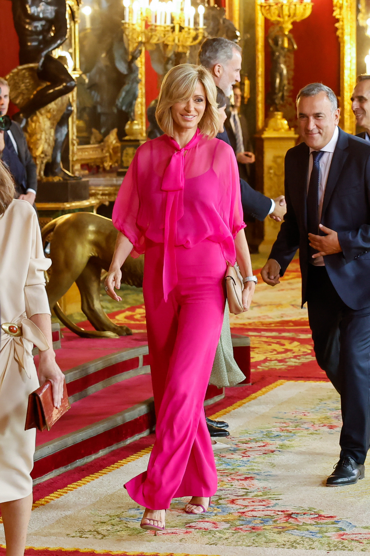Susanna Griso con un total look rosa el d