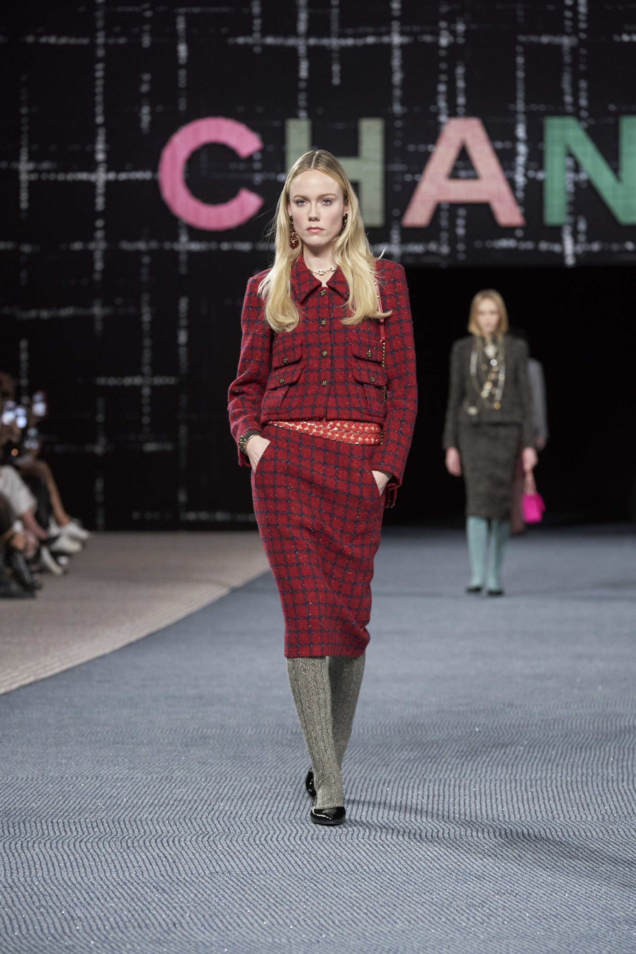 Look del desfile de Chanel de la colección otoño-invierno 2022.