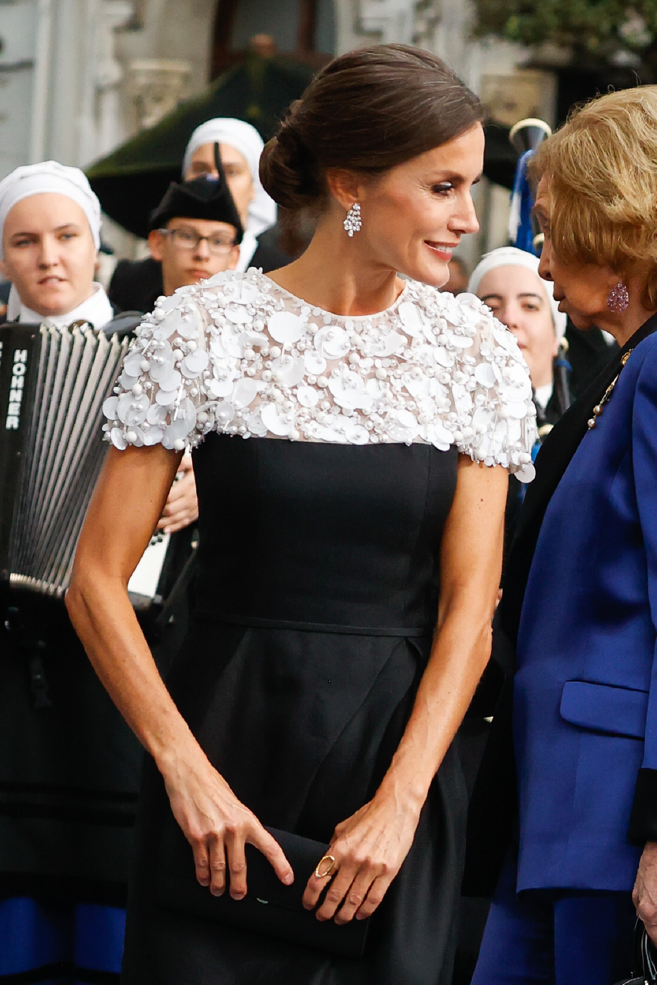 La reina Letizia y su fabuloso vestido de Carolina Herrera.