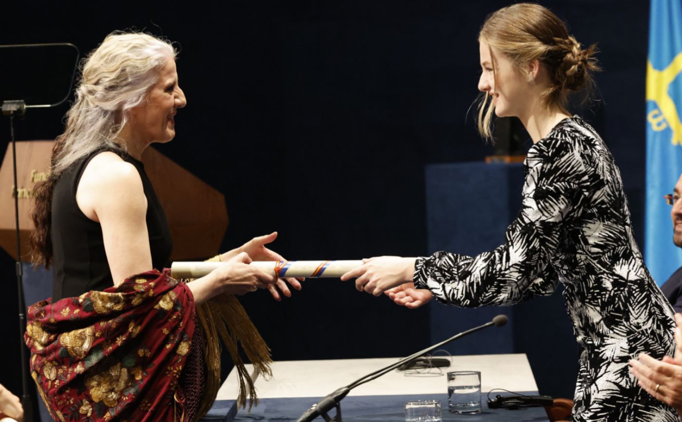 Doña Leonor entrega el Premio Princesa de Asturias de las Artes 2022 a María Pagés.
