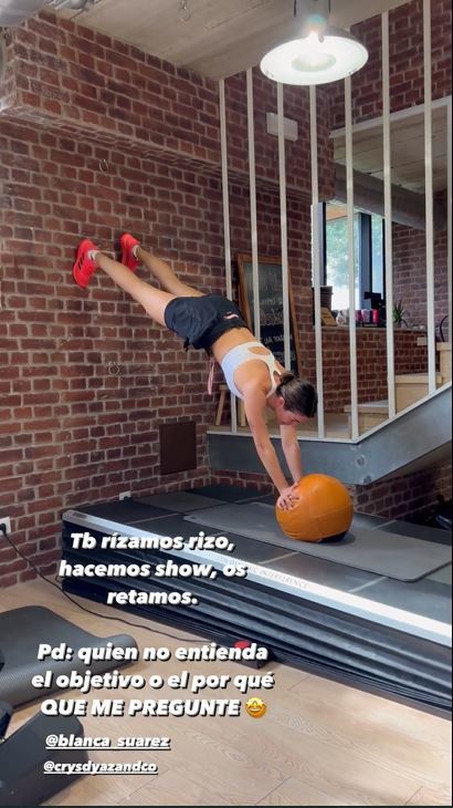 Imagen estática de un vídeo en stories donde se ve a Blanca Suárez entrenando cual superheroína.