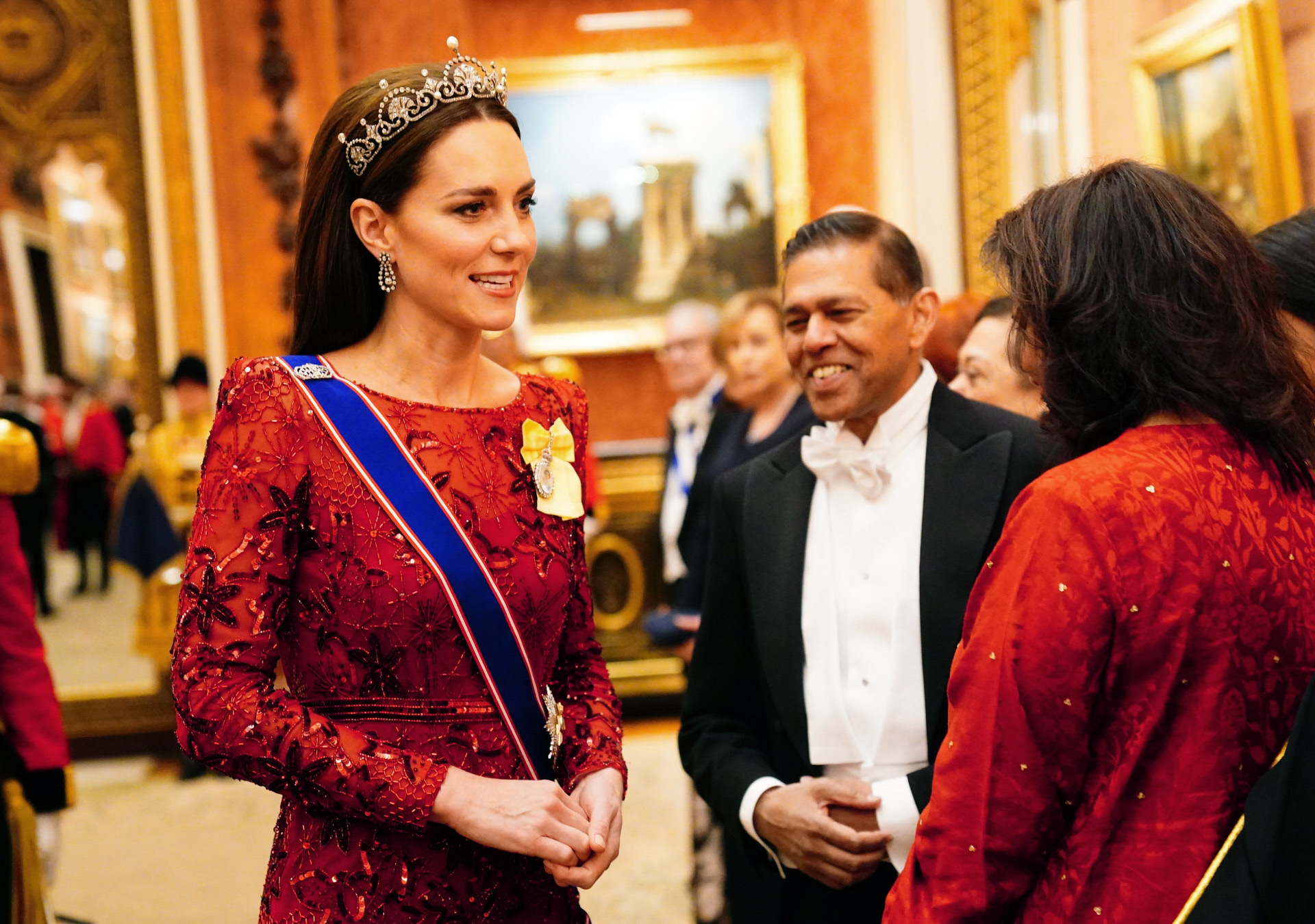 Kate Middleton con la tiara flor de loto.