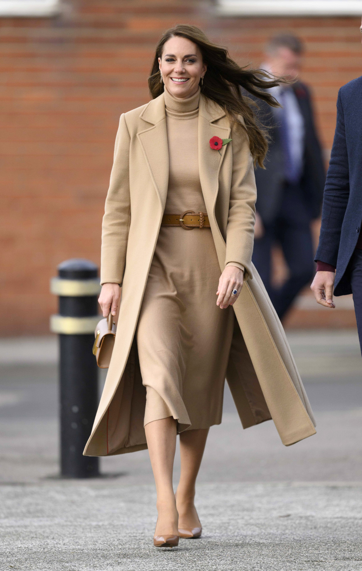 El abrigo favorito de Kate Middleton, clásico y color camel.