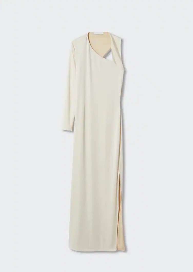 Vestido blanco de escote asimétrico. Mango (59,99 euros)