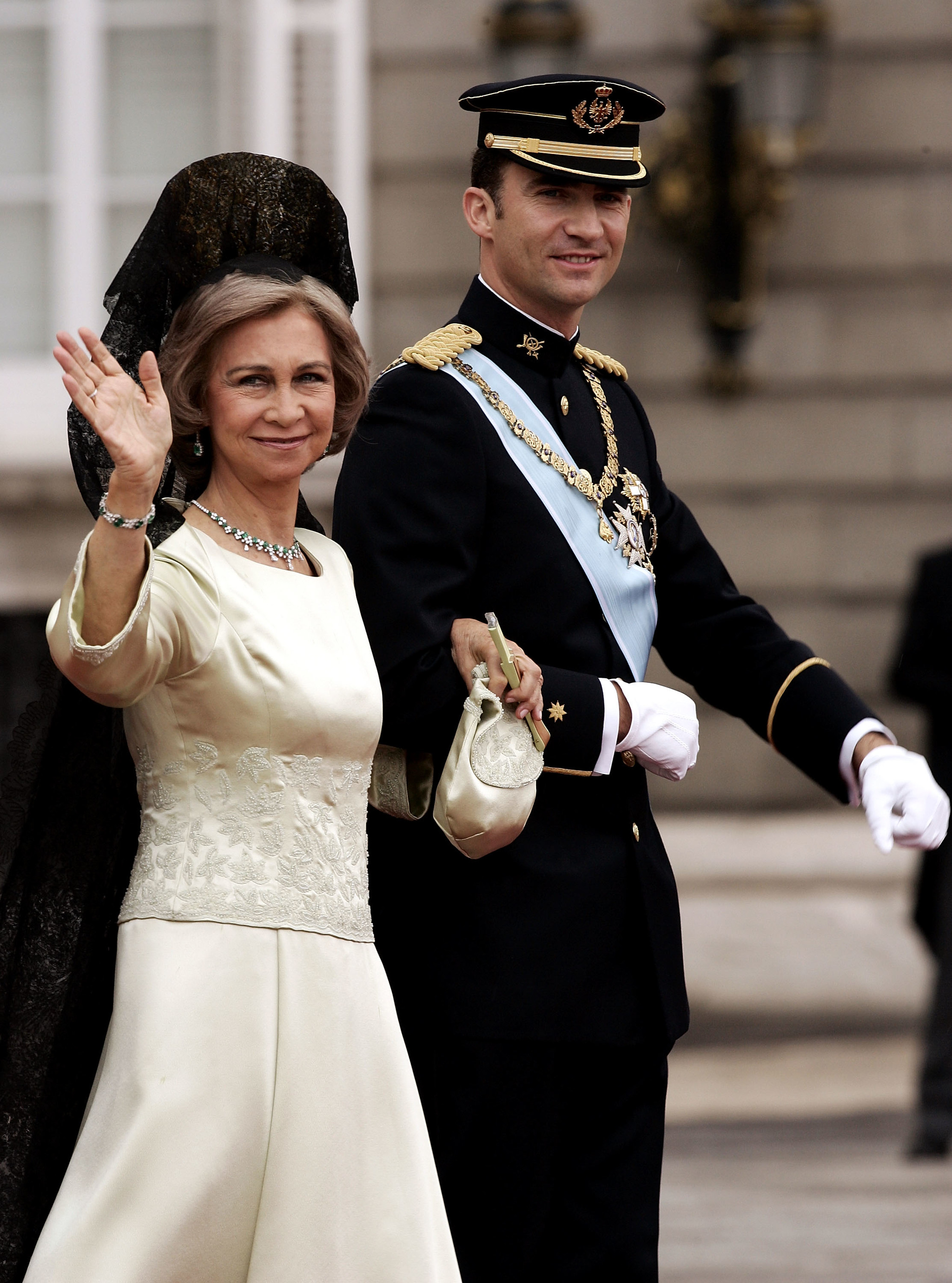 La reina Sofía, una elegante madrina de boda.