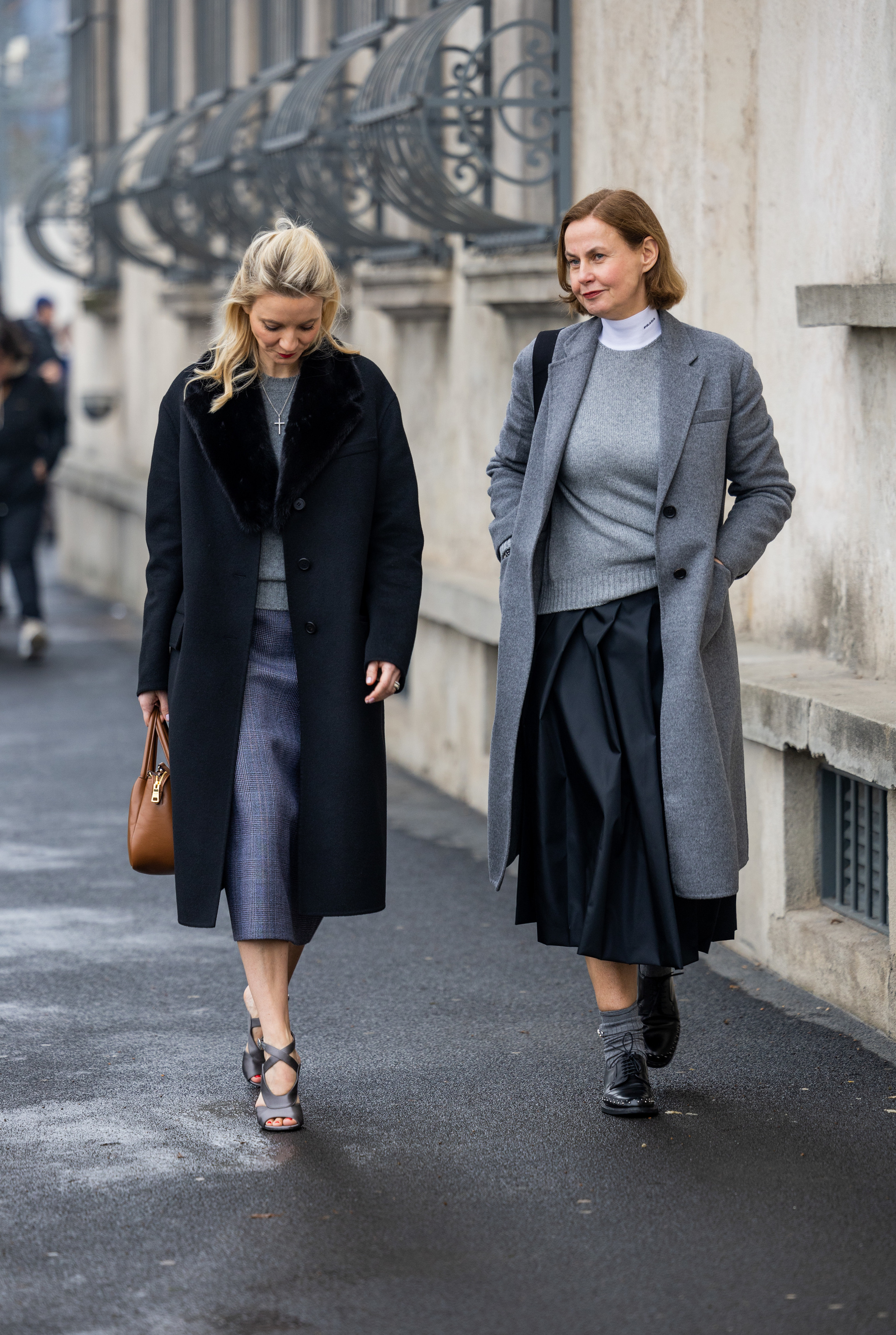 Las expertas en moda eligen siempre los abrigos de corte clásico.