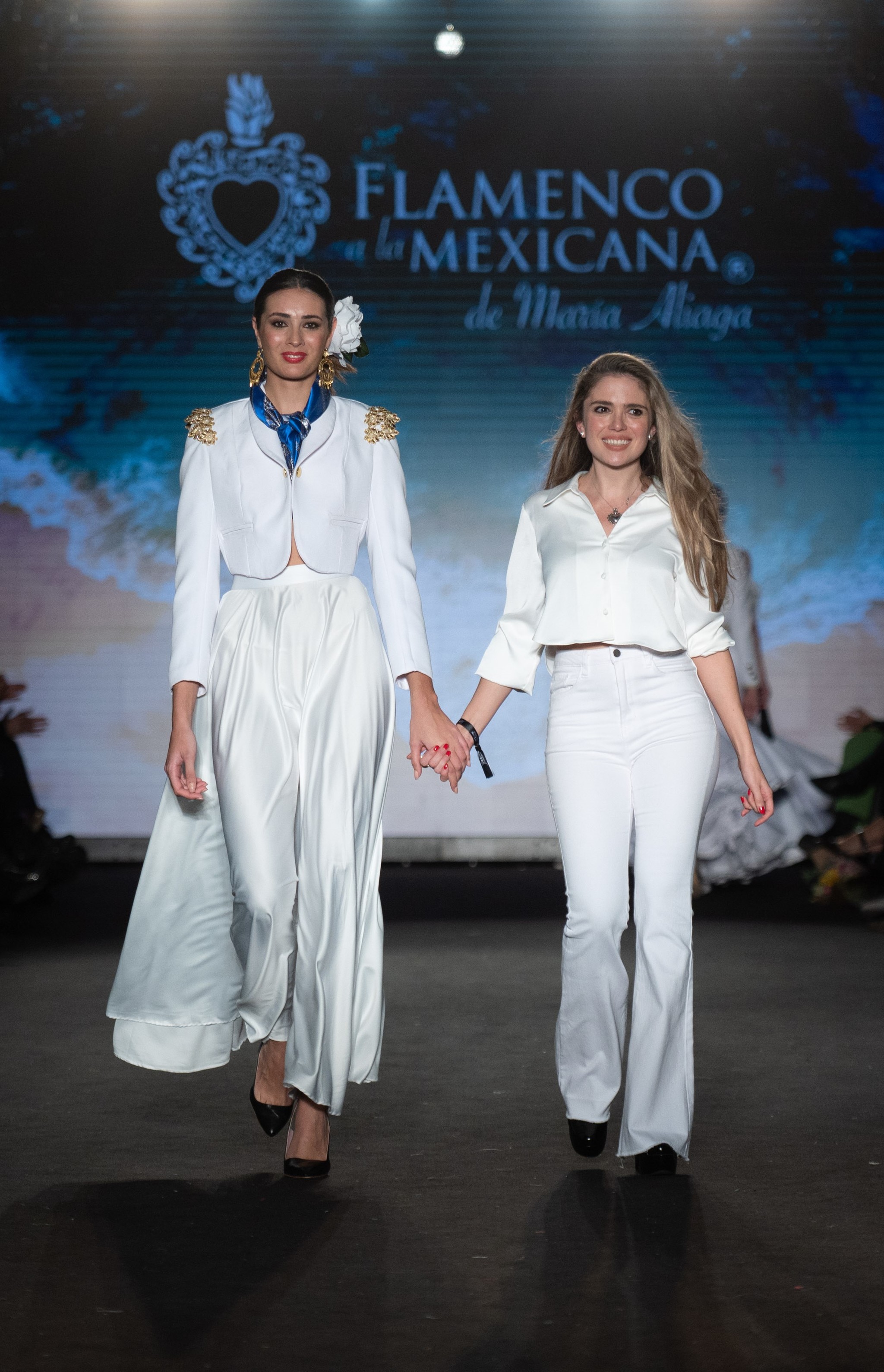 La bailaora y diseñadora María Aliaga con un diseño de su firma Flamenco a la Mexicana.