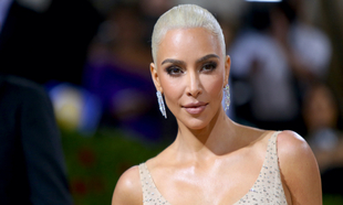 Cunto ha pagado Kim Kardashian por el exclusivo colgante de la Cruz de Attallah de Lady Di?