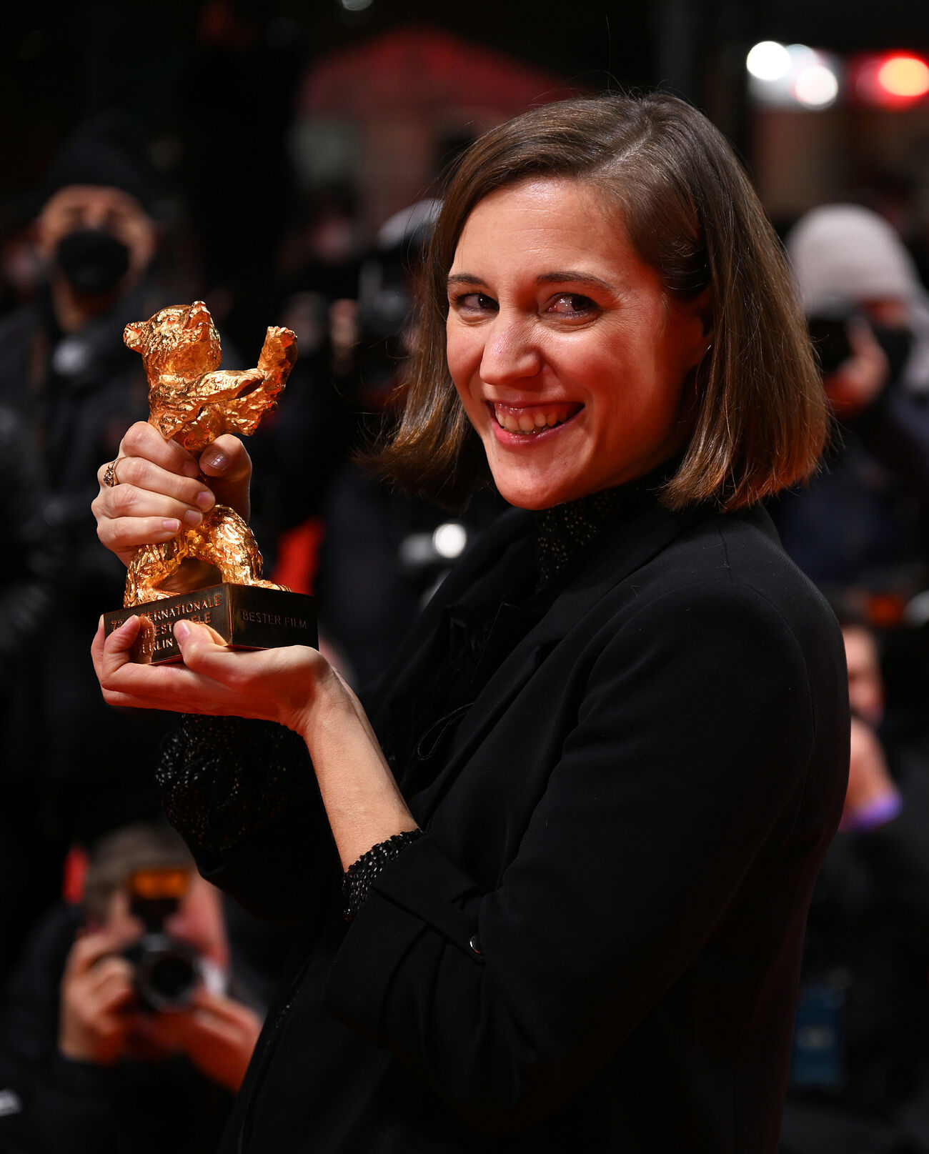 Carla Simón hizo historia como la primera directora española en conseguir el Oso de Oro en la Berlinale por Alcarrás,