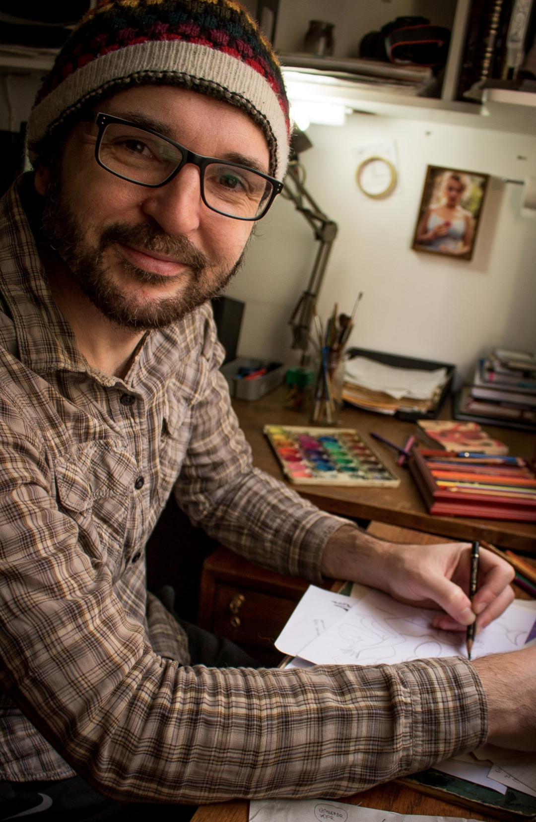 Marcos Severi es ilustrador desde el jardín de infancia, ha publicado dos libros y vive en Buenos Aires con su gato Panchito.