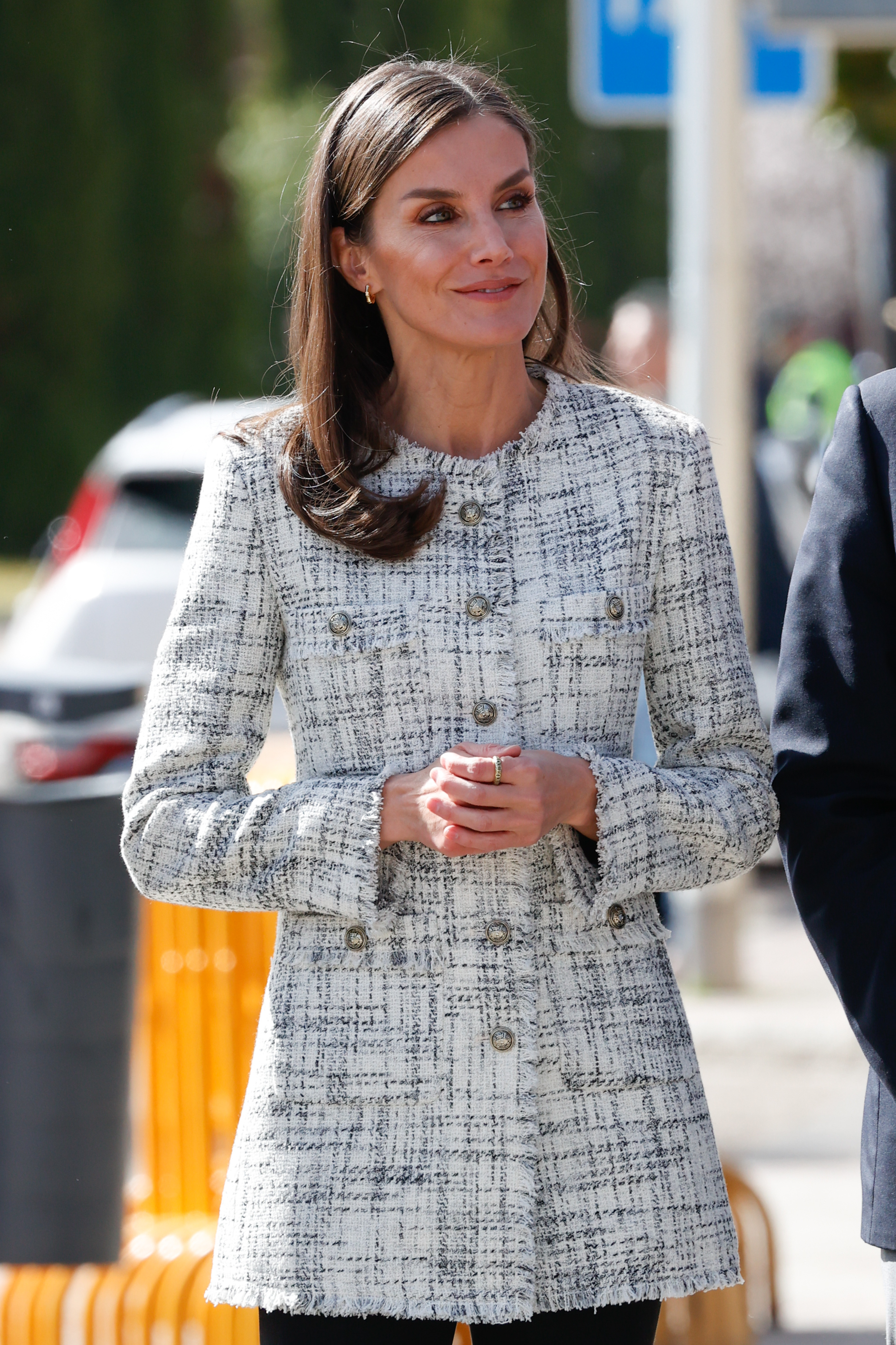 La reina Letizia con la chaqueta nueva adquisición.