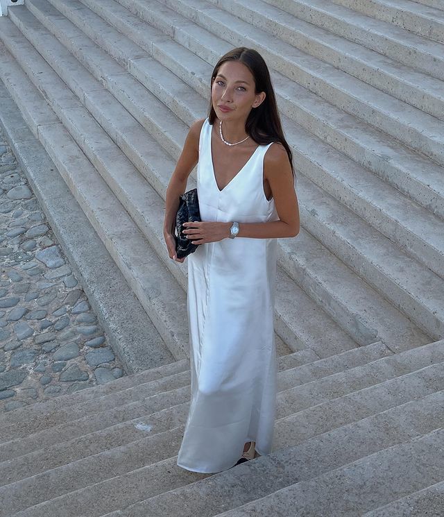 El vestido que no pasa de moda: blanco y minimalista.