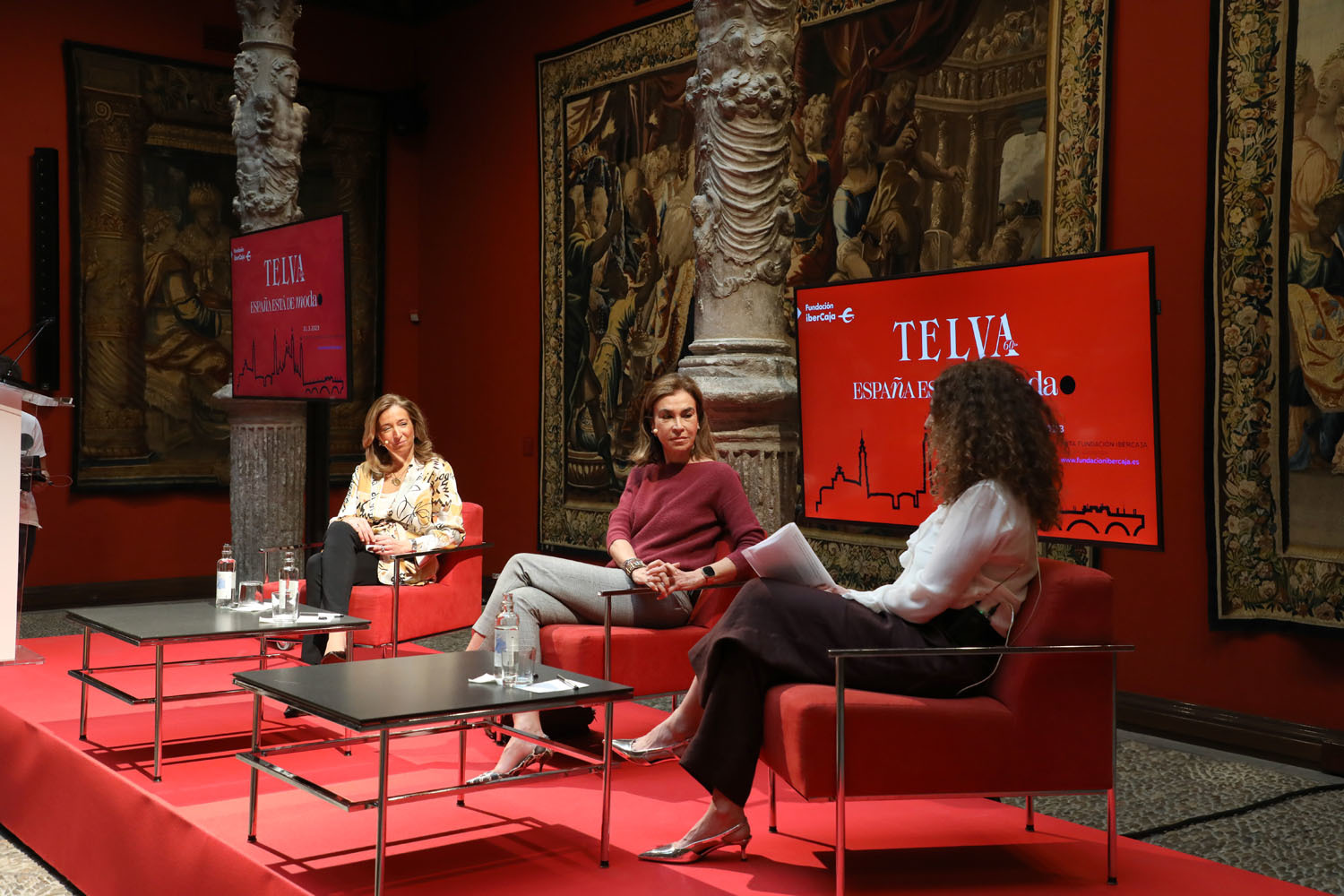 Natalia Bajo, directora de TELVA.com moderó la Mesa "Cultura y educación que mejoran la vida" junto con Carmen Posadas y Carmen de Lasala