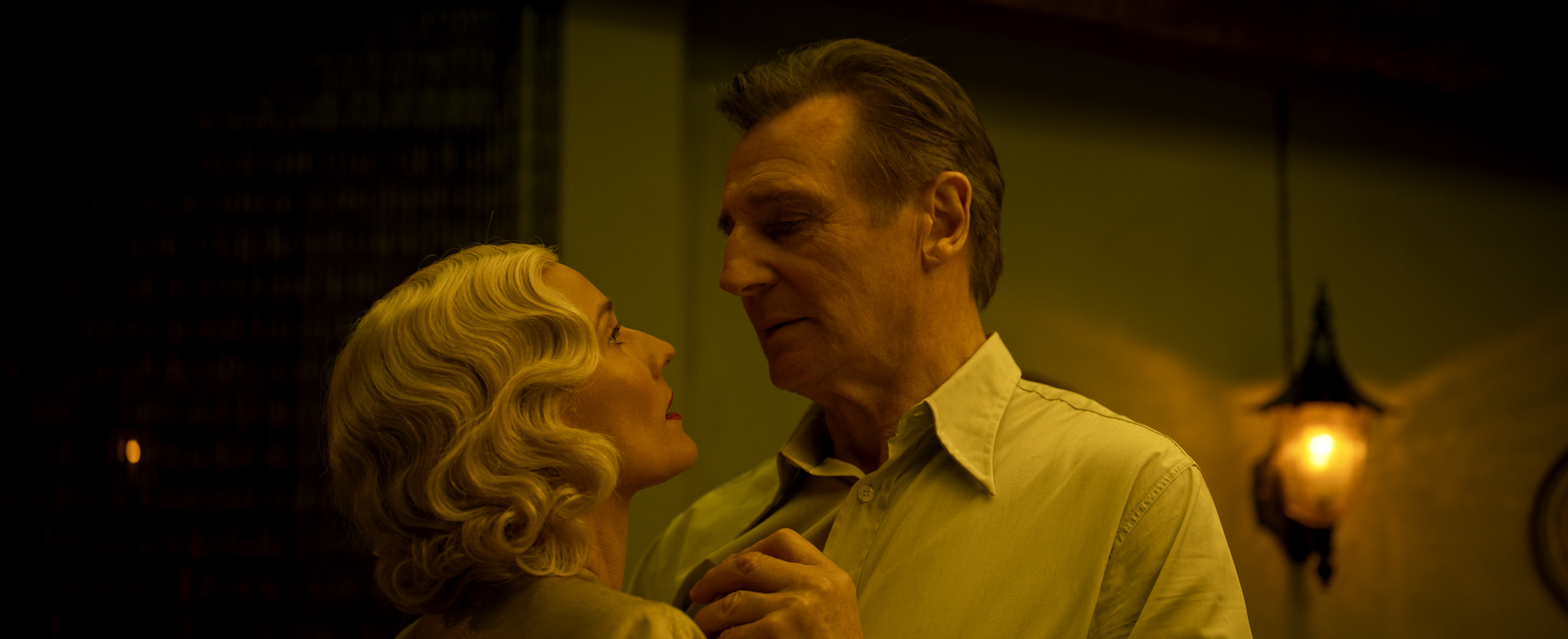 Diane Kruger y Liam Neeson en Marlowe