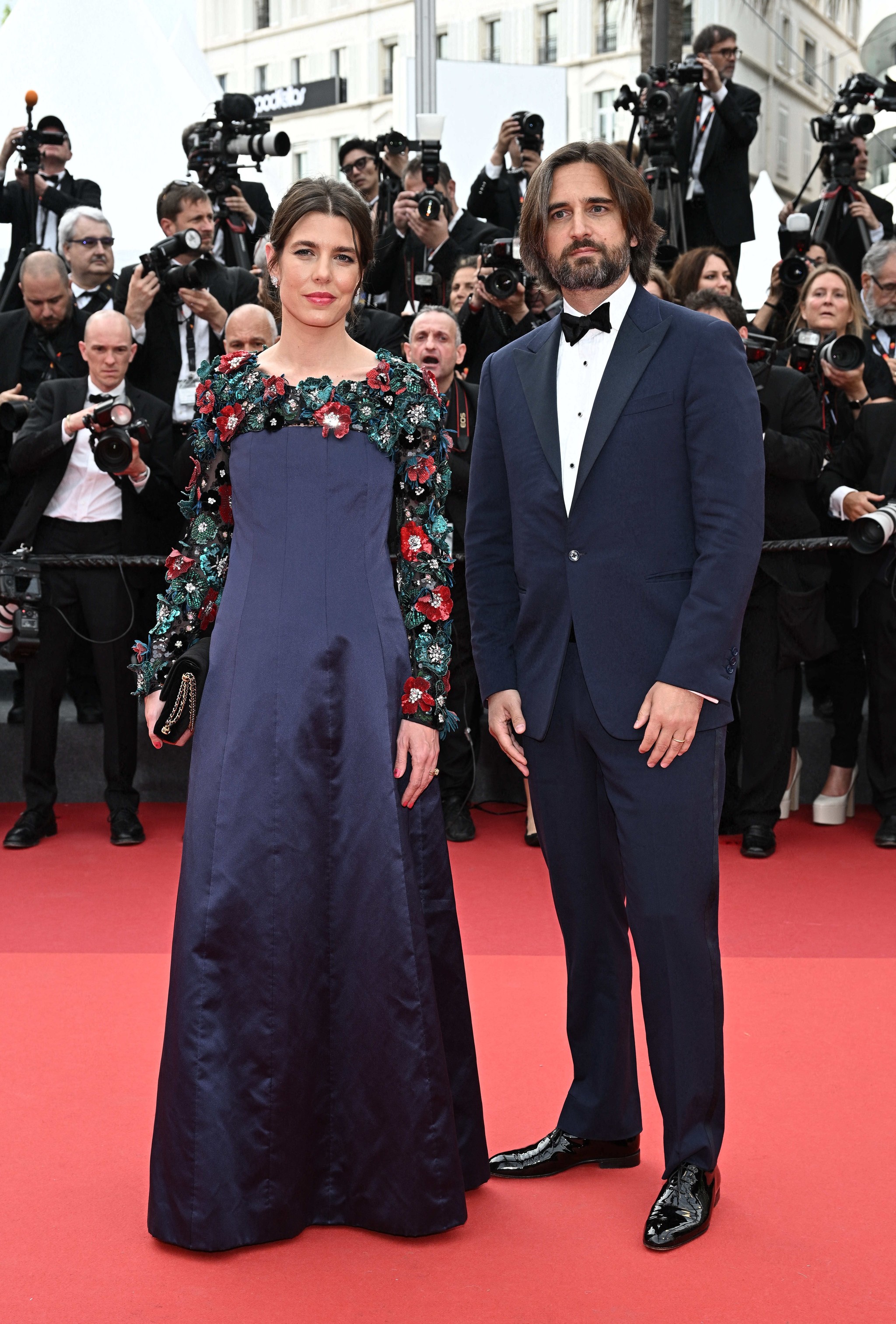 Carlota Casiraghi y Dimitri Rassam en la alfombra roja de Cannes.