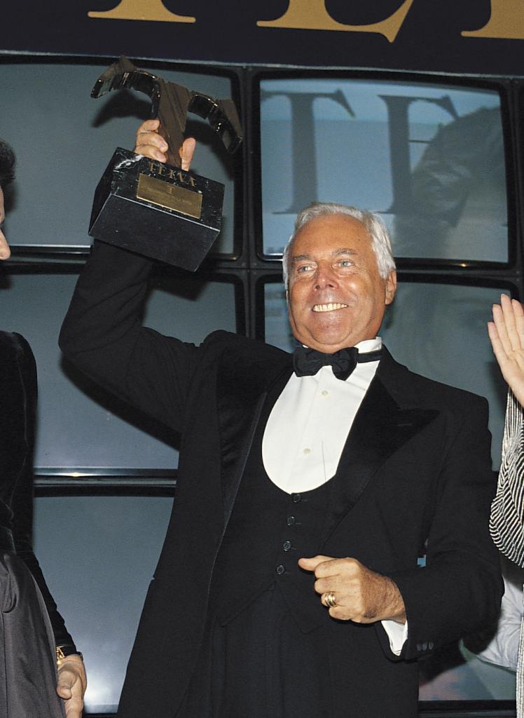 Recogiendo el Premio T de TELVA a Mejor Tayectoria en 1993.