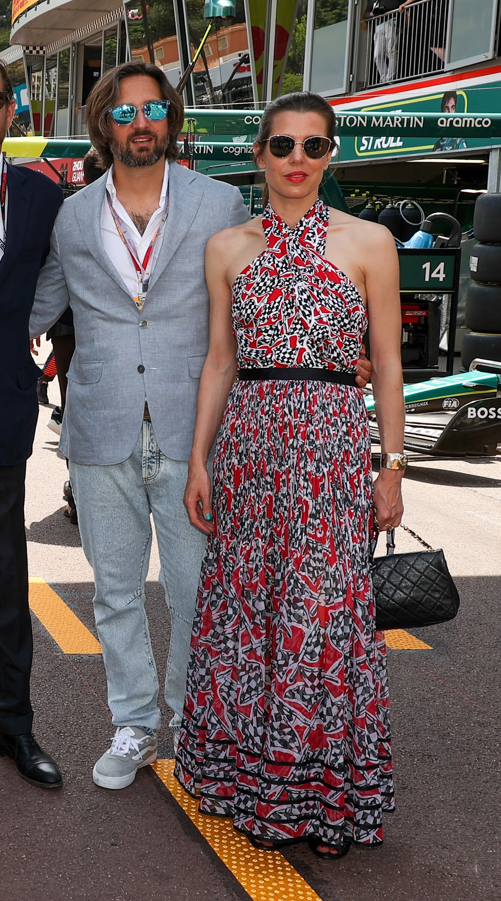 Carlota Casiraghi en el Grand Prix de Mónaco con su marido Dimitri Rassam.