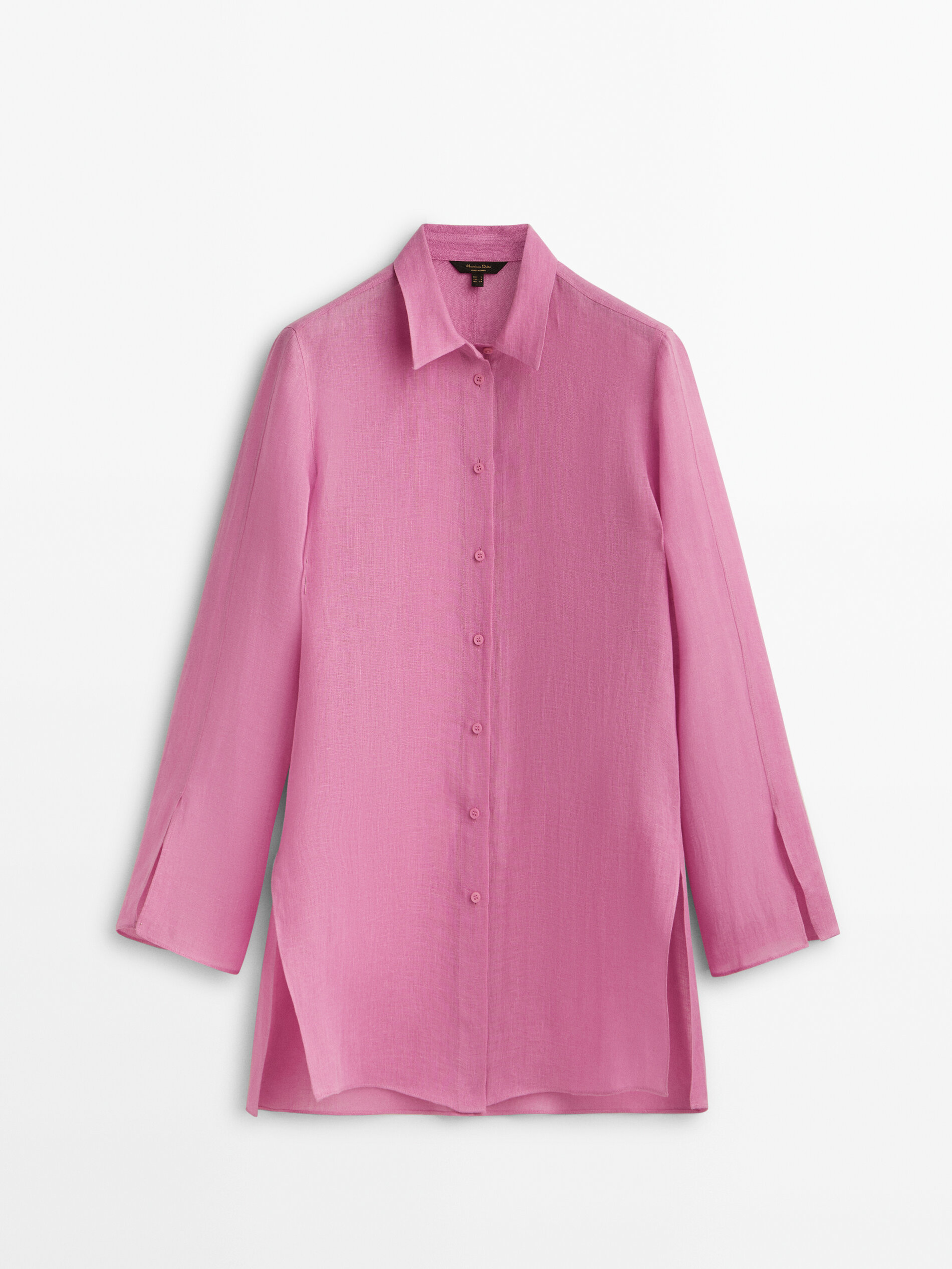 Camisa rosa de lino de Massimo Dutti (39,95 euros).