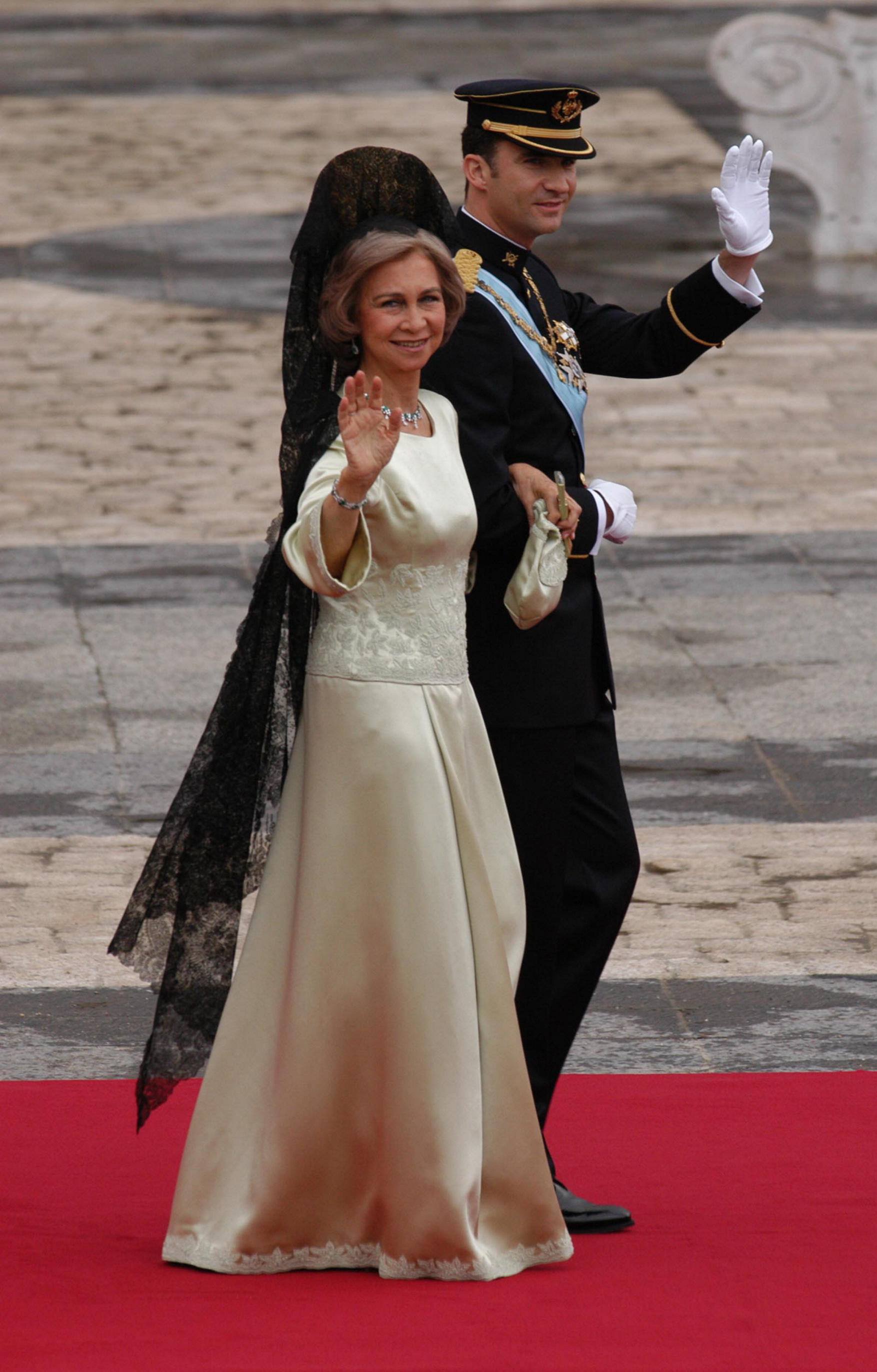 La reina Sofía, madrina en la boda de Felipe y Letizia.