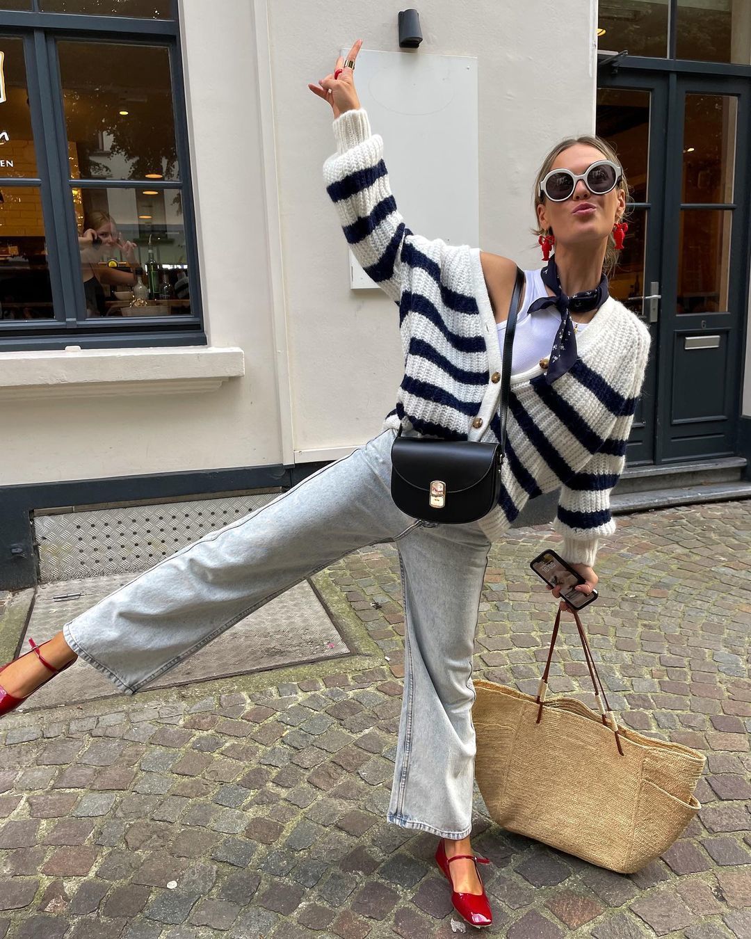La belga experta en moda que ya tiene 3 looks infalibles para la rentrée