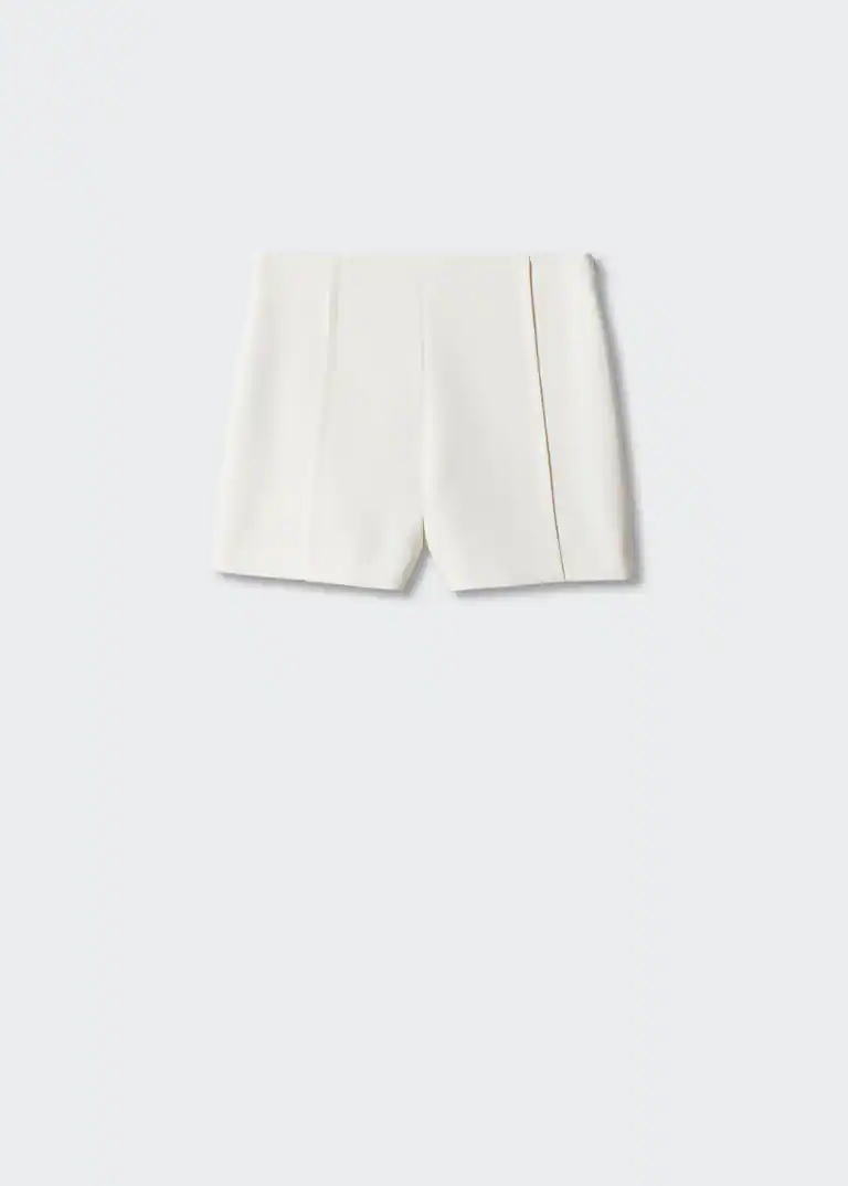 Shorts blancos de lino de Mango 27,99 euros.