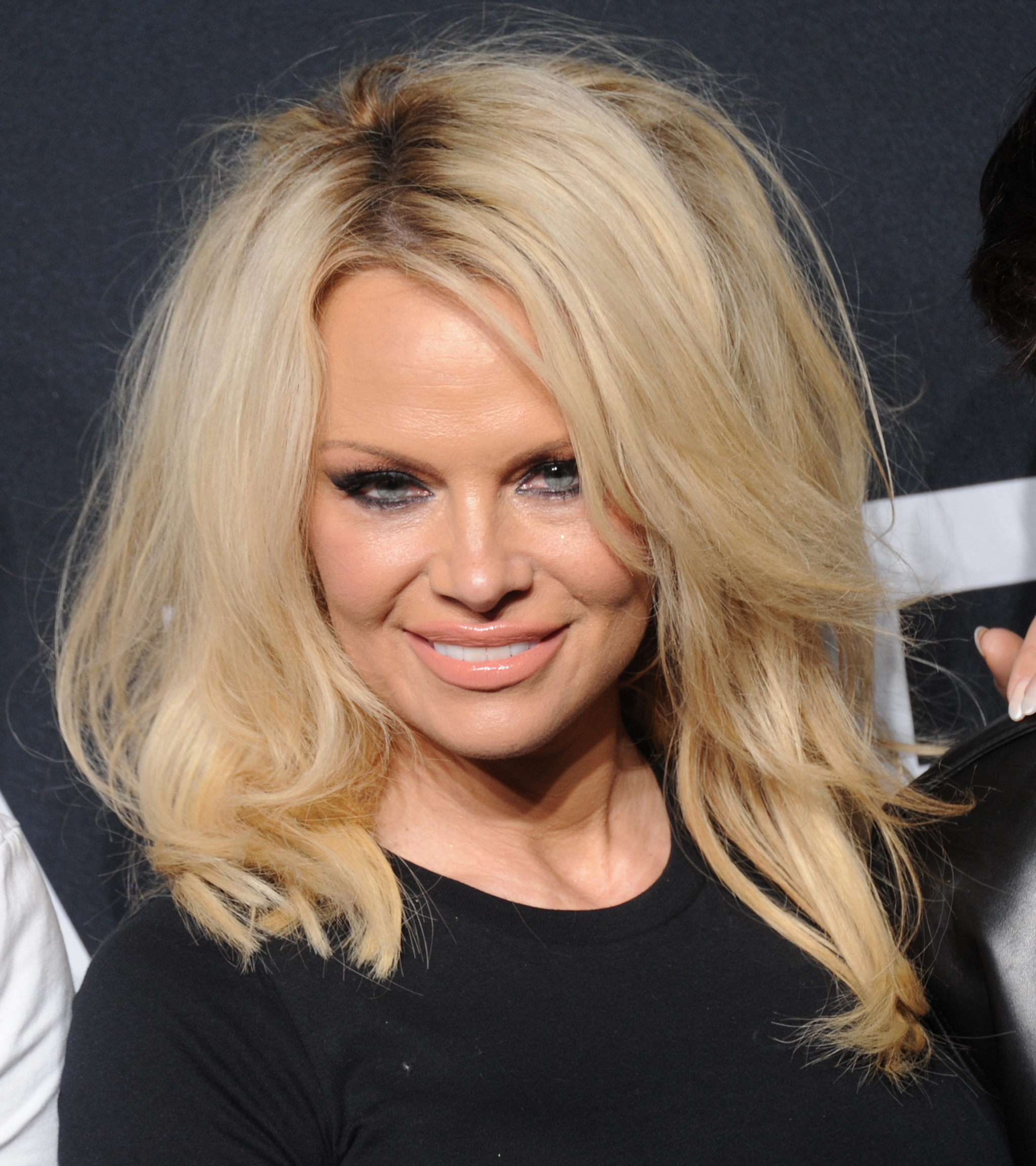 Pamela Anderson, con maquillaje en una imagen que poco o nada tiene que ver con la actual.
