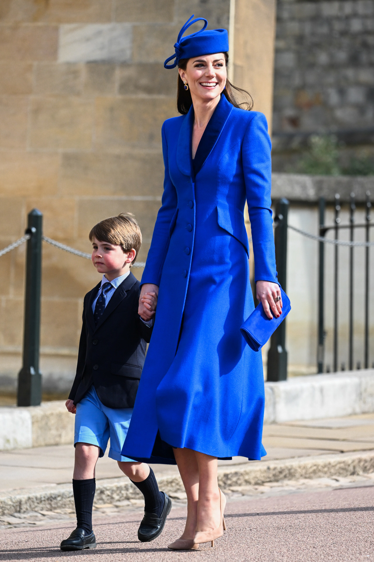 Kate Middleton en la Misa de Pascua de 2023 con su prenda fetiche: un abrigo-vestido.