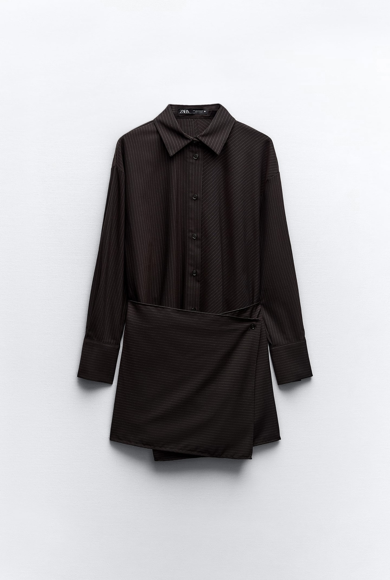 Vestido camisero raya diplomática de Zara (35,95 euros)