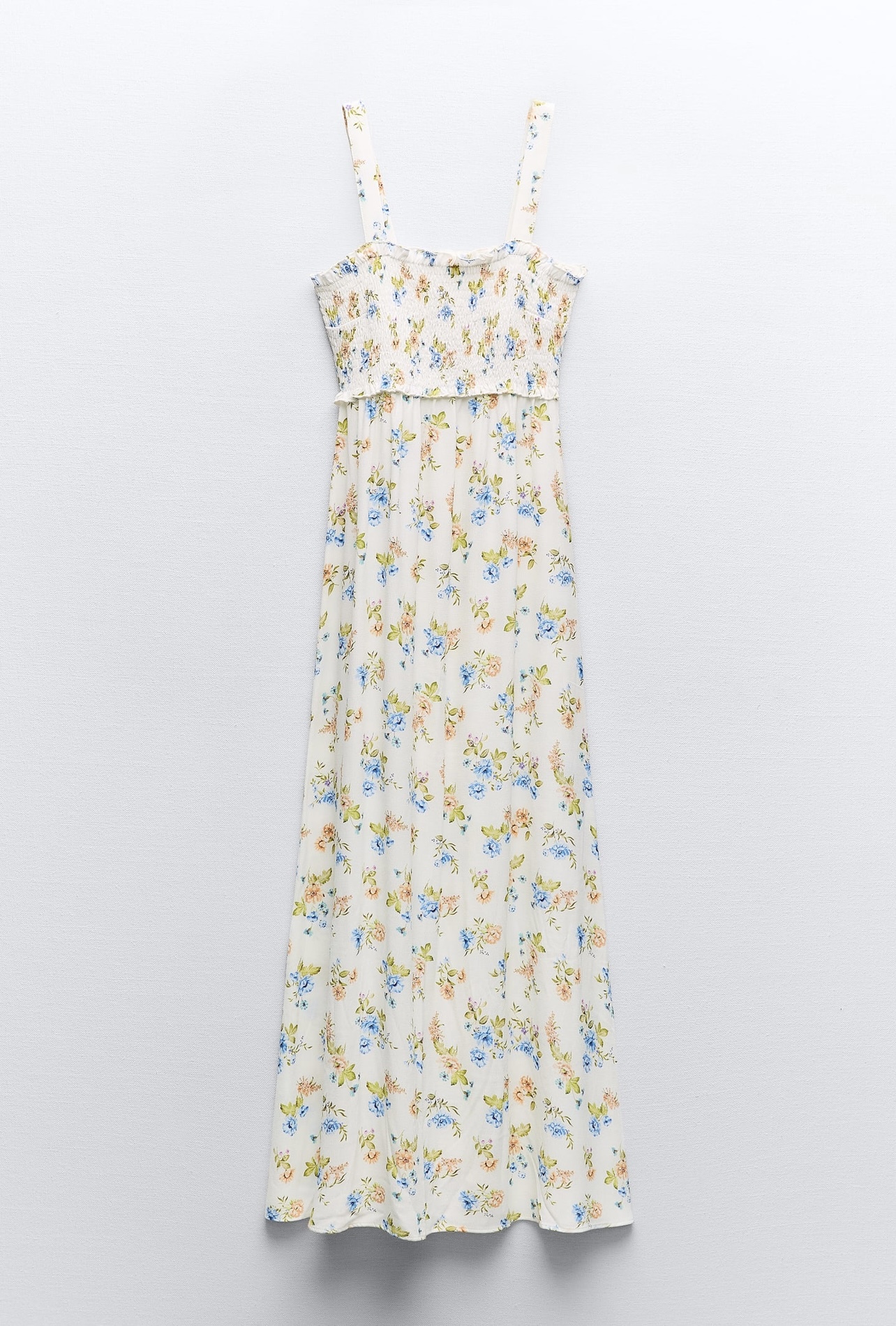Vestido de flores de Zara (29,95 euros)