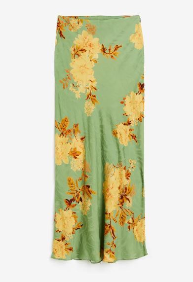 Falda de seda de H&M en print floral (99 euros).